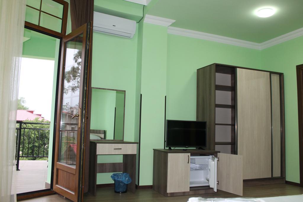 Villa Qero Batumi Eksteriør bilde