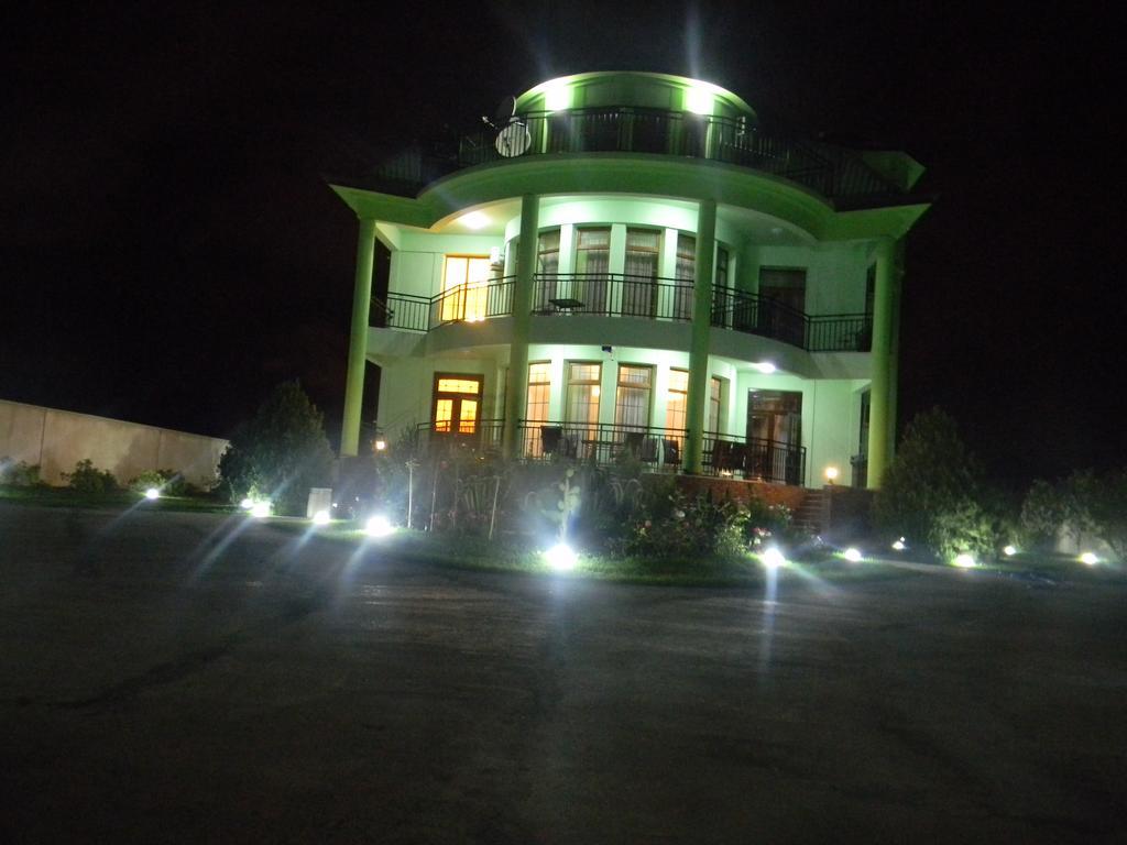 Villa Qero Batumi Eksteriør bilde