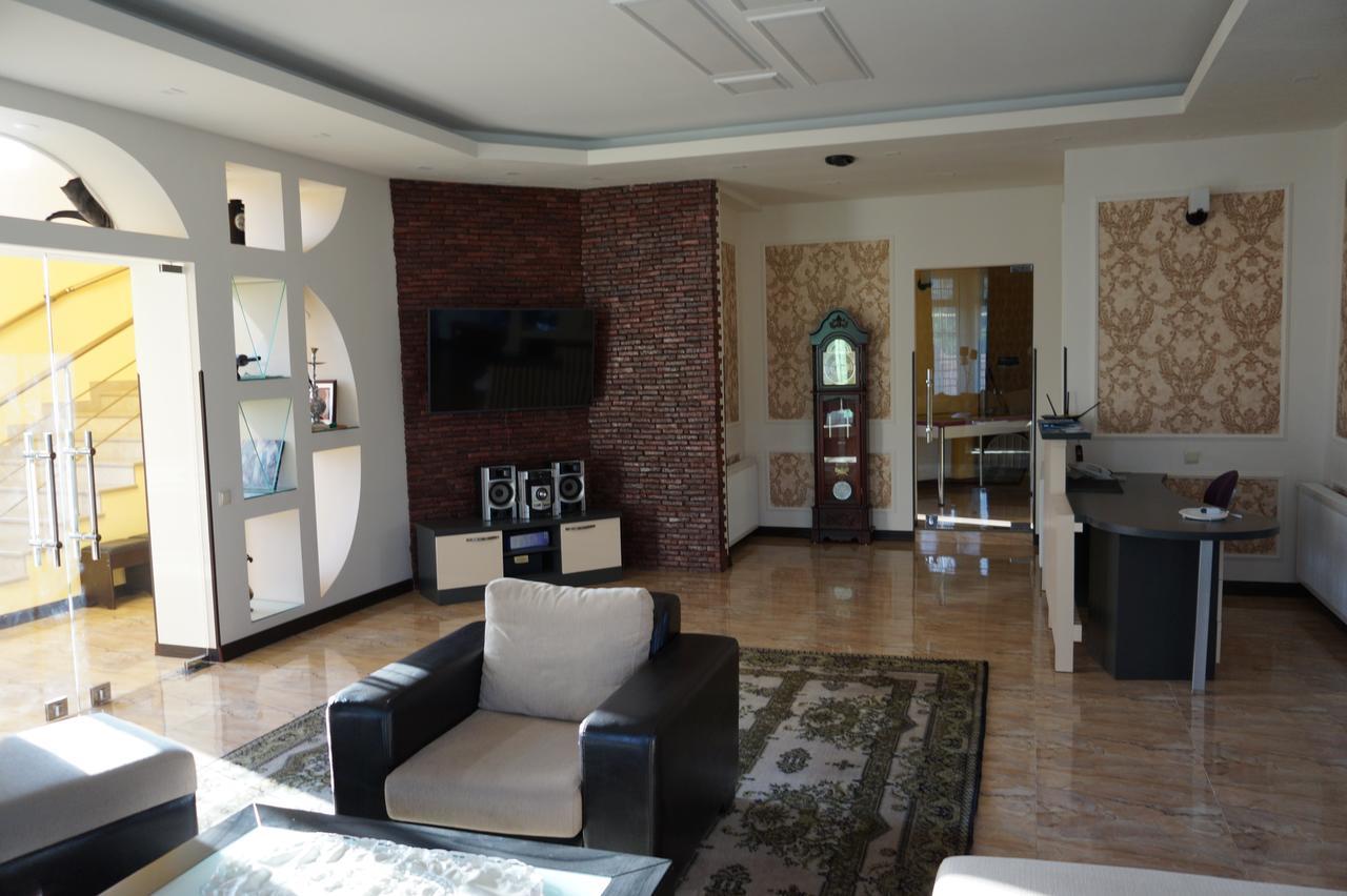 Villa Qero Batumi Eksteriør bilde