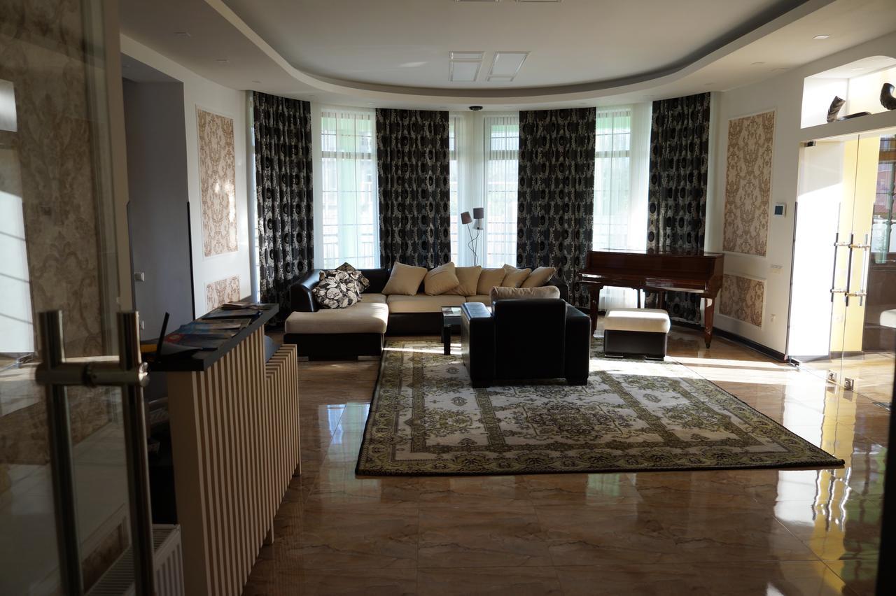 Villa Qero Batumi Eksteriør bilde