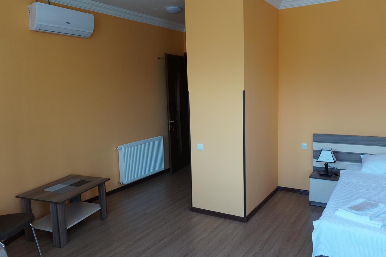 Villa Qero Batumi Eksteriør bilde