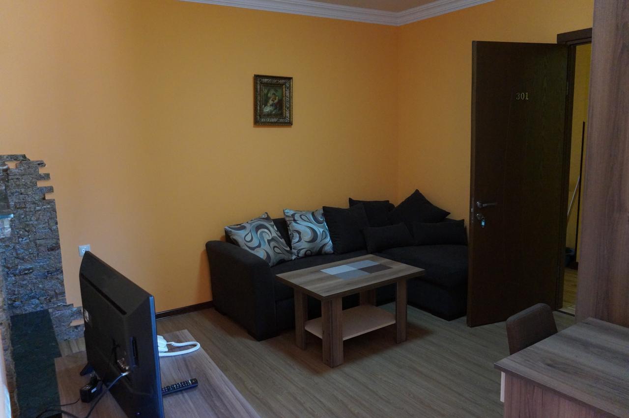 Villa Qero Batumi Eksteriør bilde